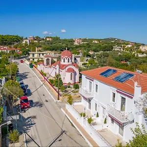 https://archontariki-luxury-suites-collection-in-lakithra-village.kefaloniahotels.net